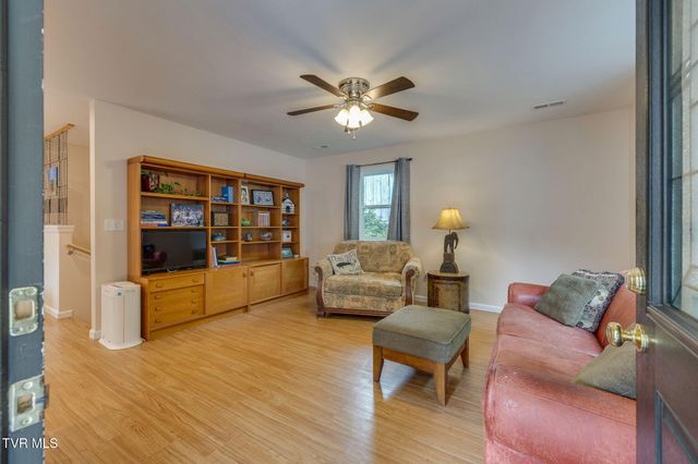 306 West Chestnut Street, Johnson City, TN 37604