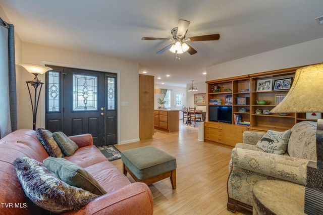 306 West Chestnut Street, Johnson City, TN 37604