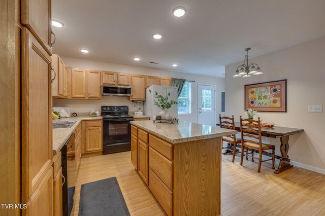 306 West Chestnut Street, Johnson City, TN 37604
