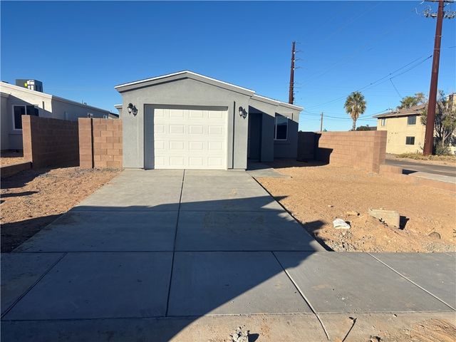 999 Berk Ave, Kingman, AZ 86409