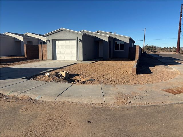 999 Berk Ave, Kingman, AZ 86409