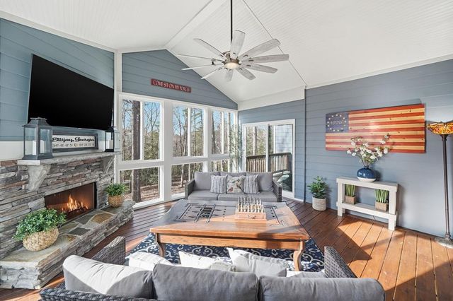 218 Highland Pointe Drive, Ellijay, GA 30536
