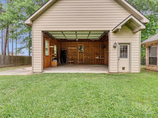 18005 Cindy Lane, Conroe, TX 77302
