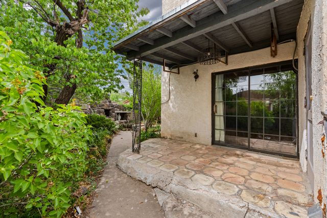 1949 Hano Road, Santa Fe, NM 87505
