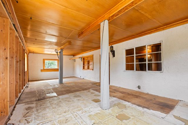 1949 Hano Road, Santa Fe, NM 87505