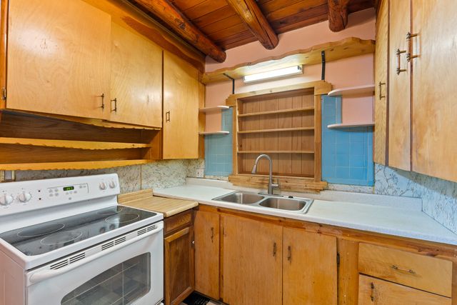 1949 Hano Road, Santa Fe, NM 87505