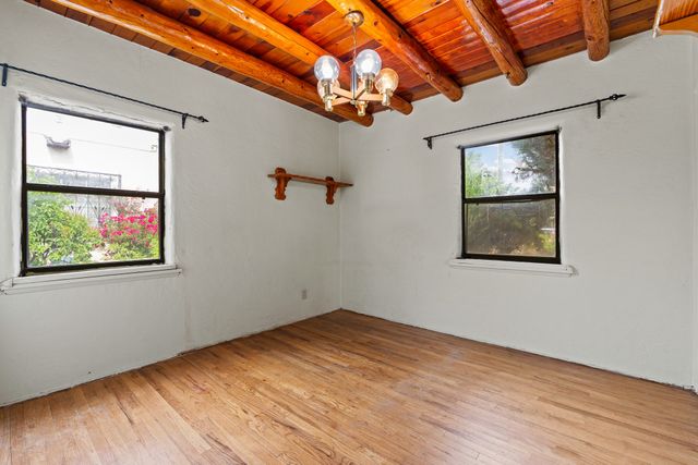 1949 Hano Road, Santa Fe, NM 87505