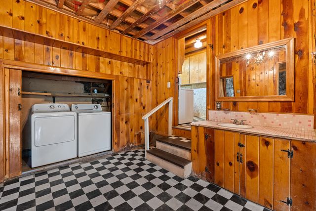 1949 Hano Road, Santa Fe, NM 87505
