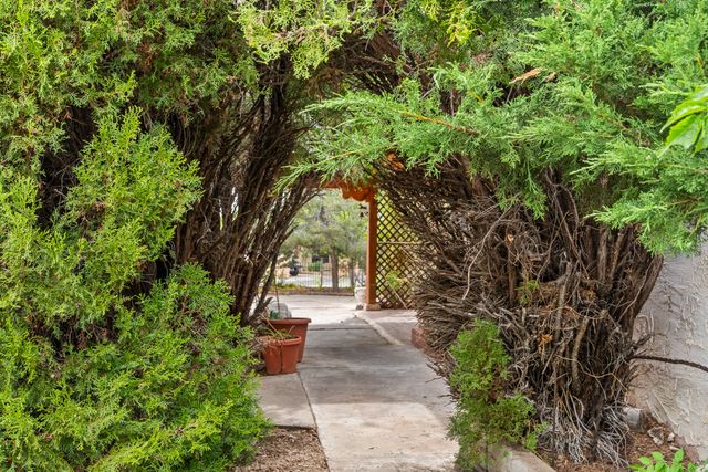 1949 Hano Road, Santa Fe, NM 87505