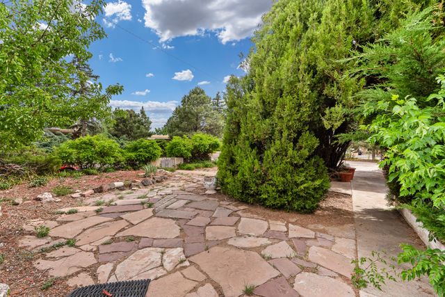 1949 Hano Road, Santa Fe, NM 87505