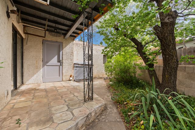 1949 Hano Road, Santa Fe, NM 87505