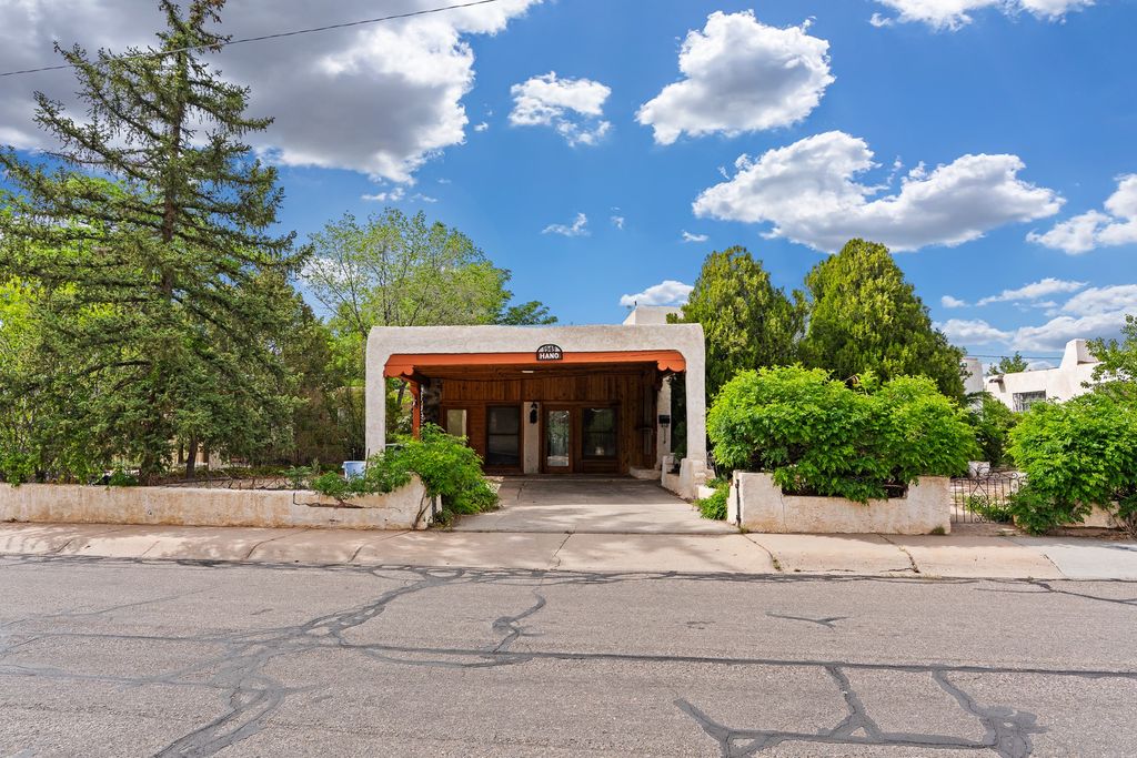 1949 Hano Road, Santa Fe, NM 87505