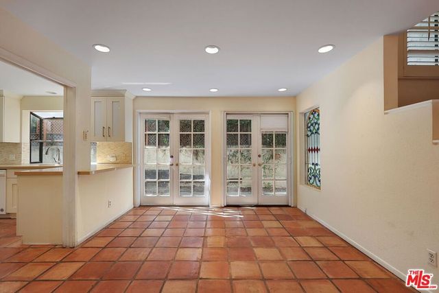 11601 Montana Avenue 6, Los Angeles, CA 90049