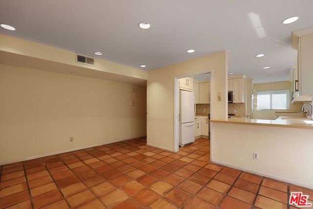 11601 Montana Avenue 6, Los Angeles, CA 90049