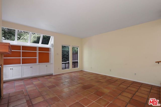 11601 Montana Avenue 6, Los Angeles, CA 90049