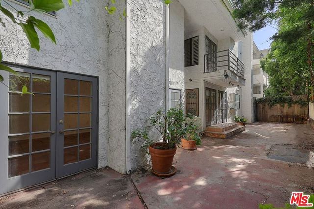 11601 Montana Avenue 6, Los Angeles, CA 90049