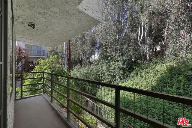 11601 Montana Avenue 6, Los Angeles, CA 90049