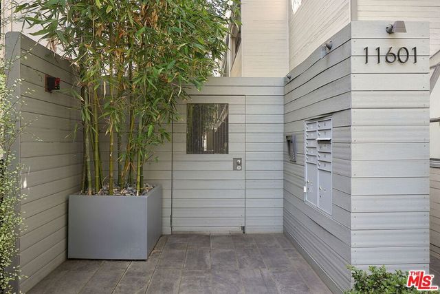11601 Montana Avenue 6, Los Angeles, CA 90049