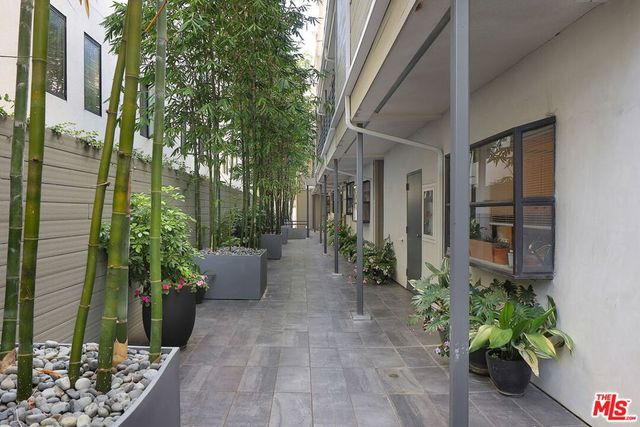 11601 Montana Avenue 6, Los Angeles, CA 90049