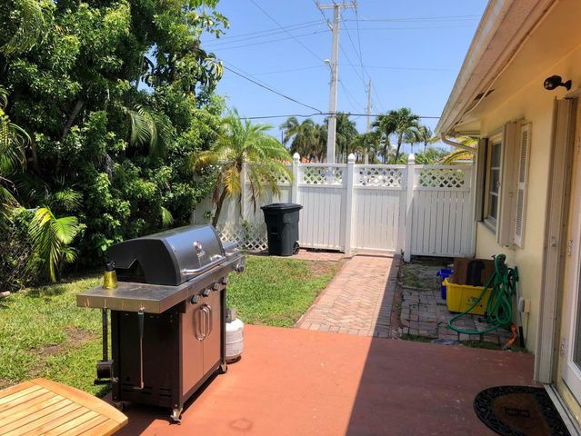 6797 NE 7th Avenue, Boca Raton, FL 33487