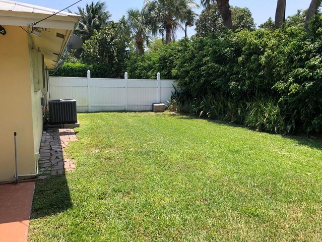 6797 NE 7th Avenue, Boca Raton, FL 33487