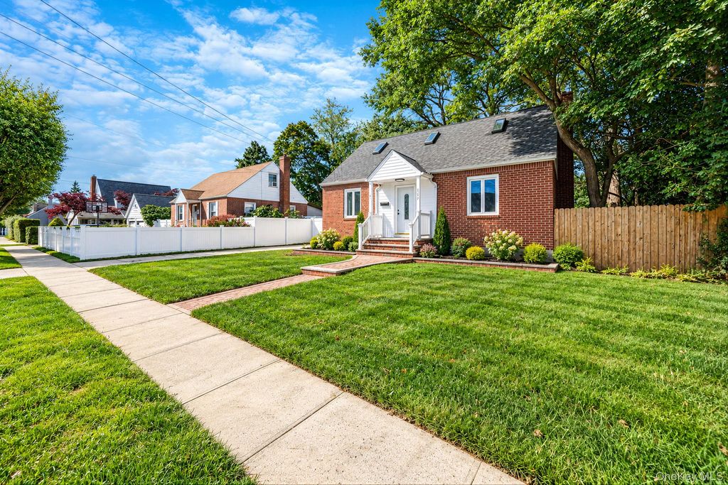167 Stanton Boulevard, Uniondale, NY 11553 — photo 3
