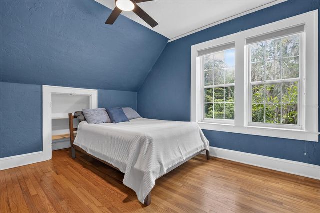 1220 NW 18TH AVENUE, Gainesville, FL 32609