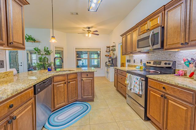 6639 Castlewood Street, Navarre, FL 32566