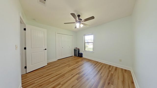 6639 Castlewood Street, Navarre, FL 32566