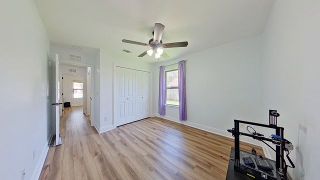 6639 Castlewood Street, Navarre, FL 32566