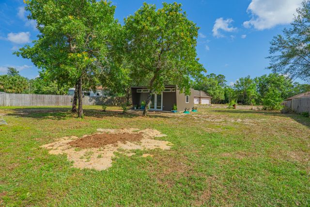 6639 Castlewood Street, Navarre, FL 32566