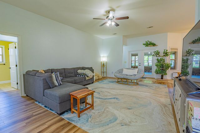 6639 Castlewood Street, Navarre, FL 32566