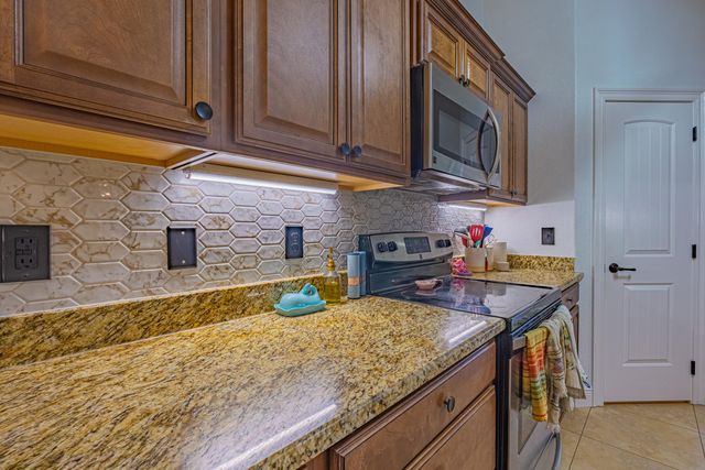 6639 Castlewood Street, Navarre, FL 32566