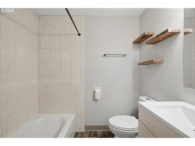 826 B St, Washougal, WA 98671