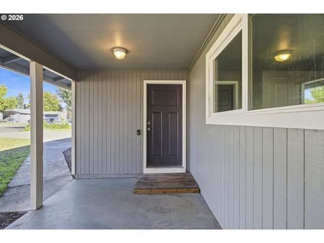 826 B St, Washougal, WA 98671