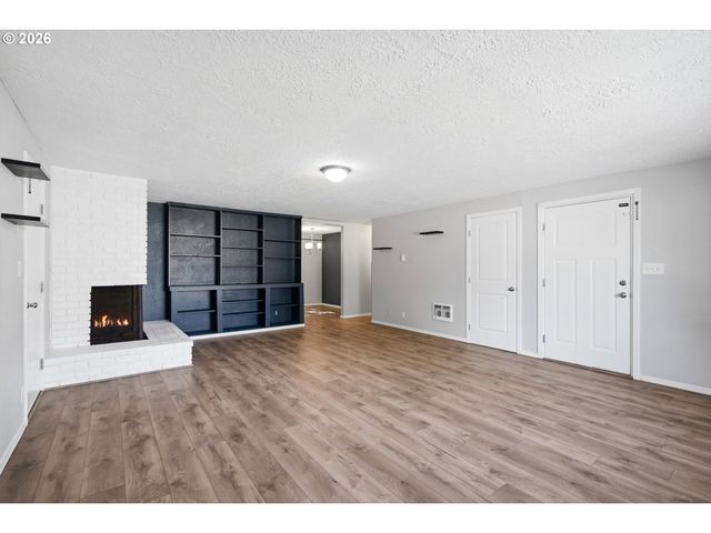 826 B St, Washougal, WA 98671