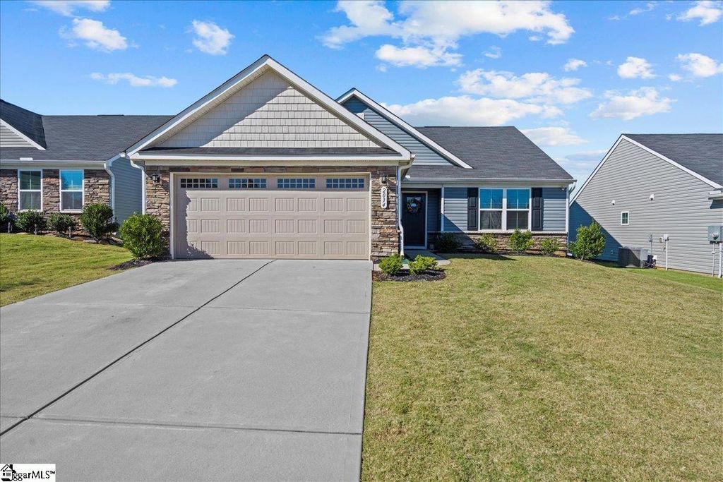 2034 Wexley Court, Boiling Springs, SC 29316