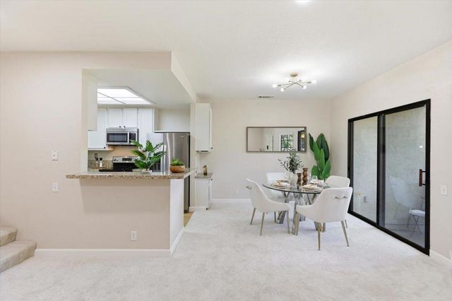 479 Costa Mesa Terrace B, Sunnyvale, CA 94085