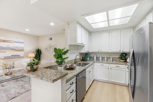 479 Costa Mesa Terrace B, Sunnyvale, CA 94085