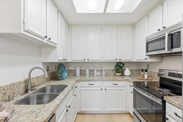 479 Costa Mesa Terrace B, Sunnyvale, CA 94085