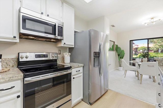 479 Costa Mesa Terrace B, Sunnyvale, CA 94085
