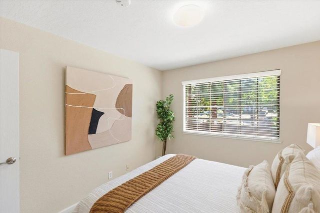 479 Costa Mesa Terrace B, Sunnyvale, CA 94085