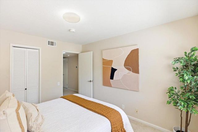 479 Costa Mesa Terrace B, Sunnyvale, CA 94085
