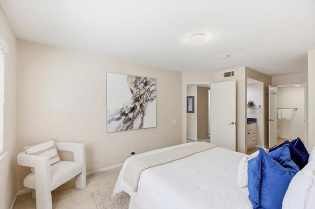 479 Costa Mesa Terrace B, Sunnyvale, CA 94085