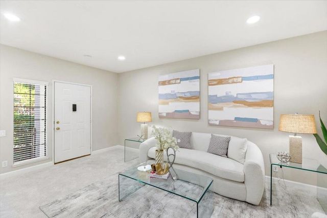 479 Costa Mesa Terrace B, Sunnyvale, CA 94085