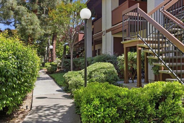 479 Costa Mesa Terrace B, Sunnyvale, CA 94085