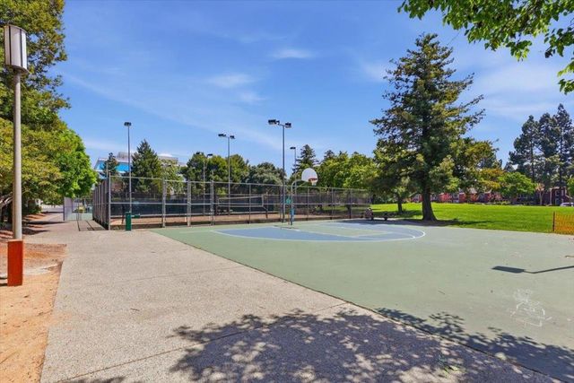 479 Costa Mesa Terrace B, Sunnyvale, CA 94085