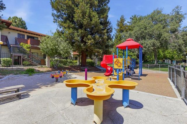 479 Costa Mesa Terrace B, Sunnyvale, CA 94085