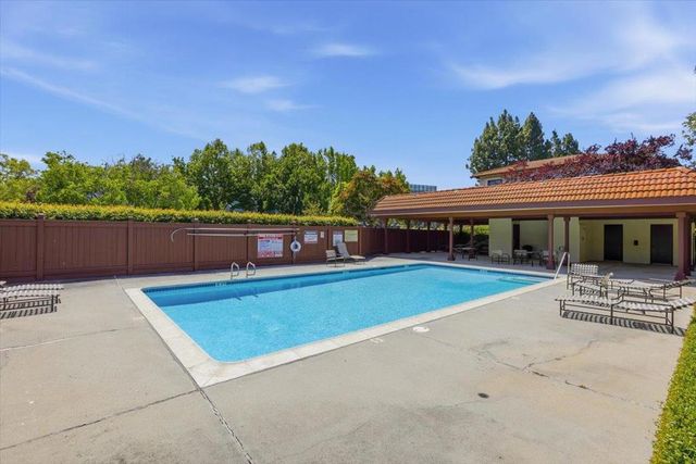 479 Costa Mesa Terrace B, Sunnyvale, CA 94085