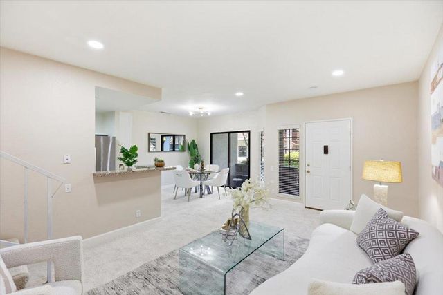 479 Costa Mesa Terrace B, Sunnyvale, CA 94085